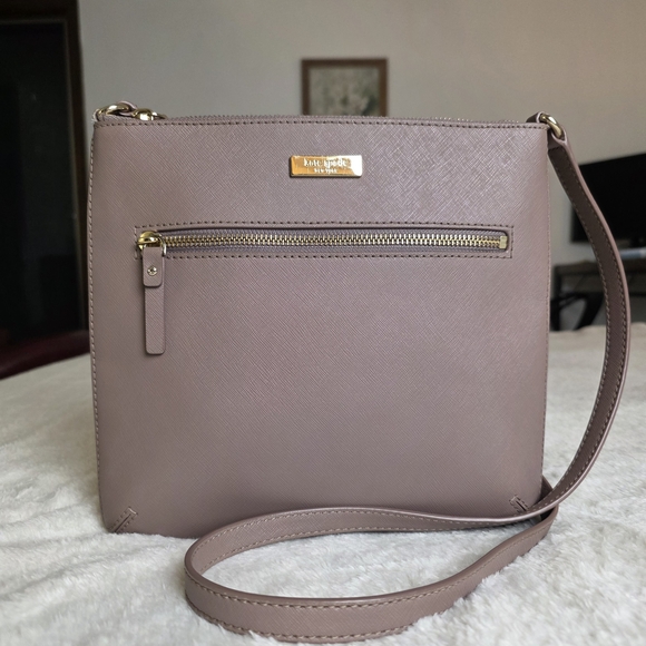 kate spade Handbags - Kate Spade Taupe Crossbody Bag